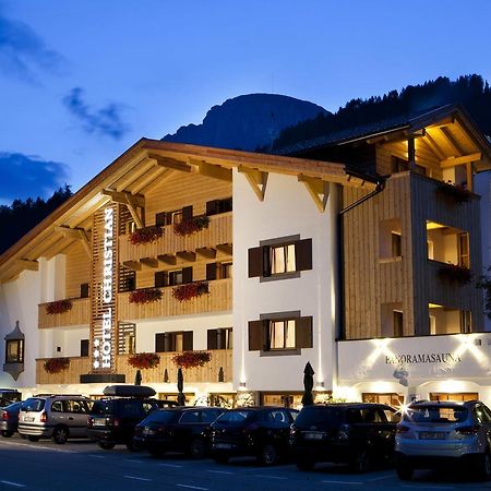 Hotel Christian Corvara In Badia Eksteriør bilde