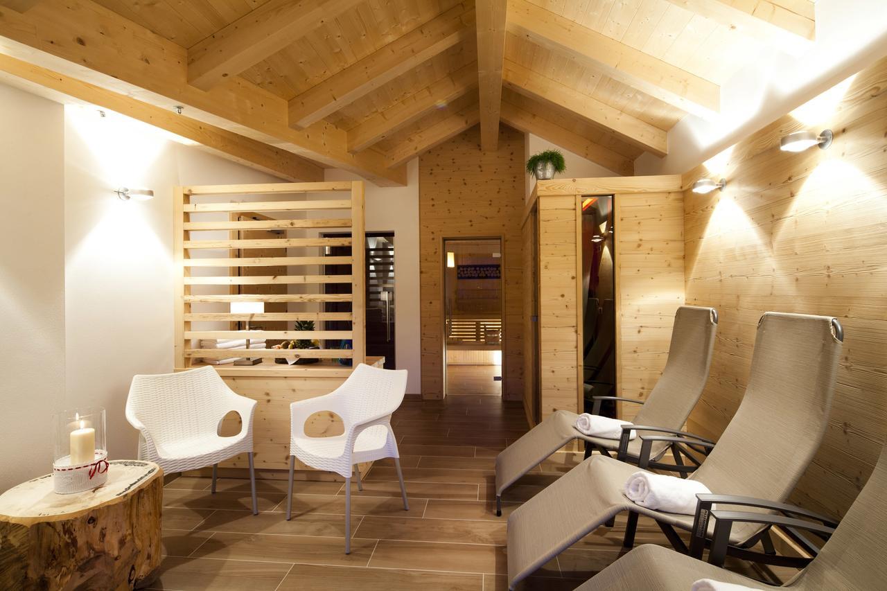 Hotel Christian Corvara In Badia Eksteriør bilde