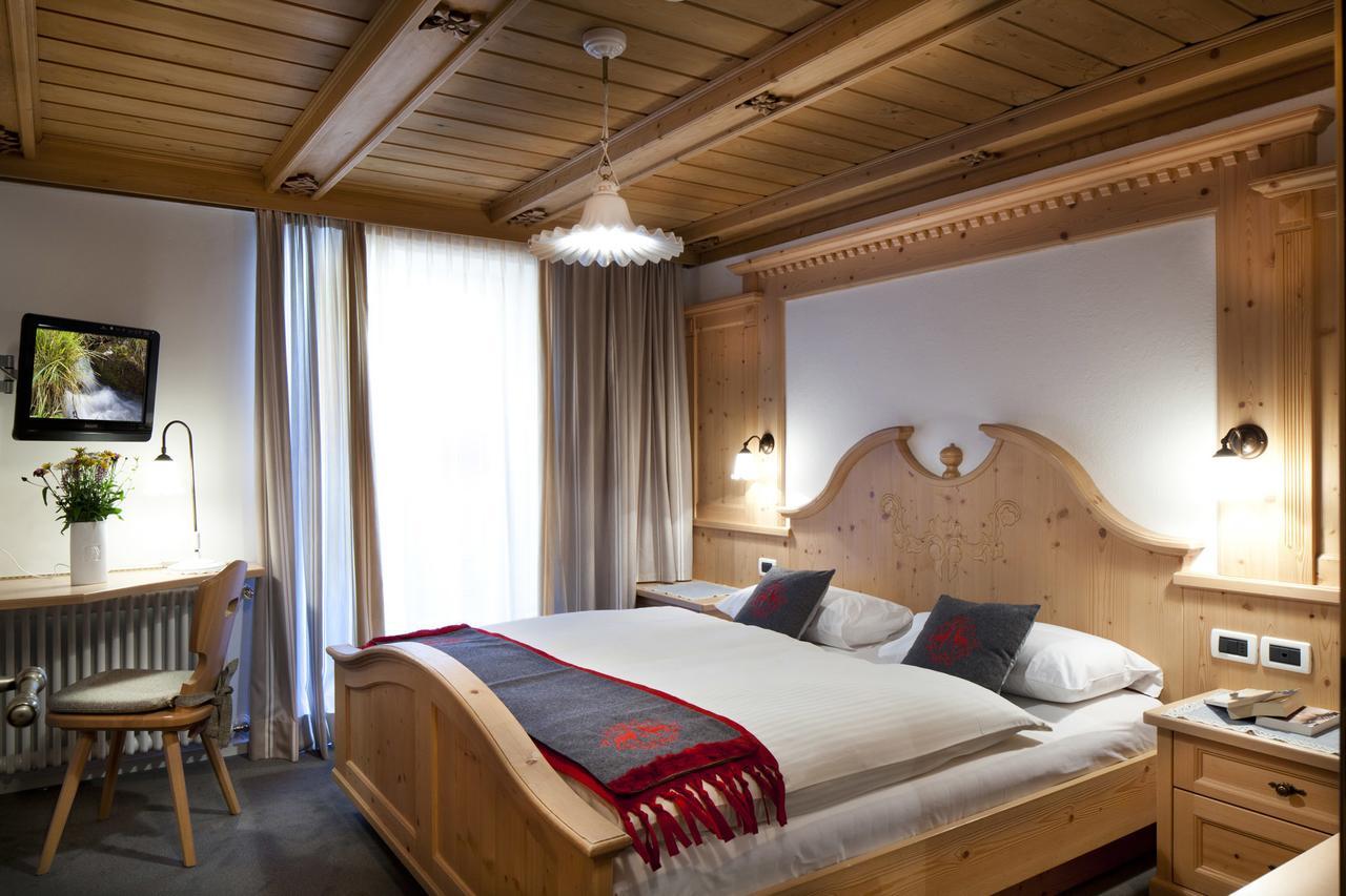 Hotel Christian Corvara In Badia Eksteriør bilde