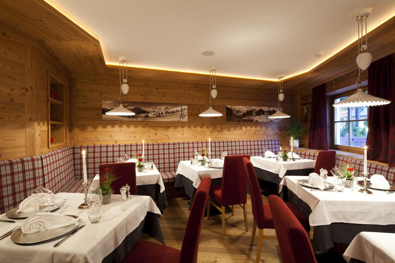Hotel Christian Corvara In Badia Eksteriør bilde