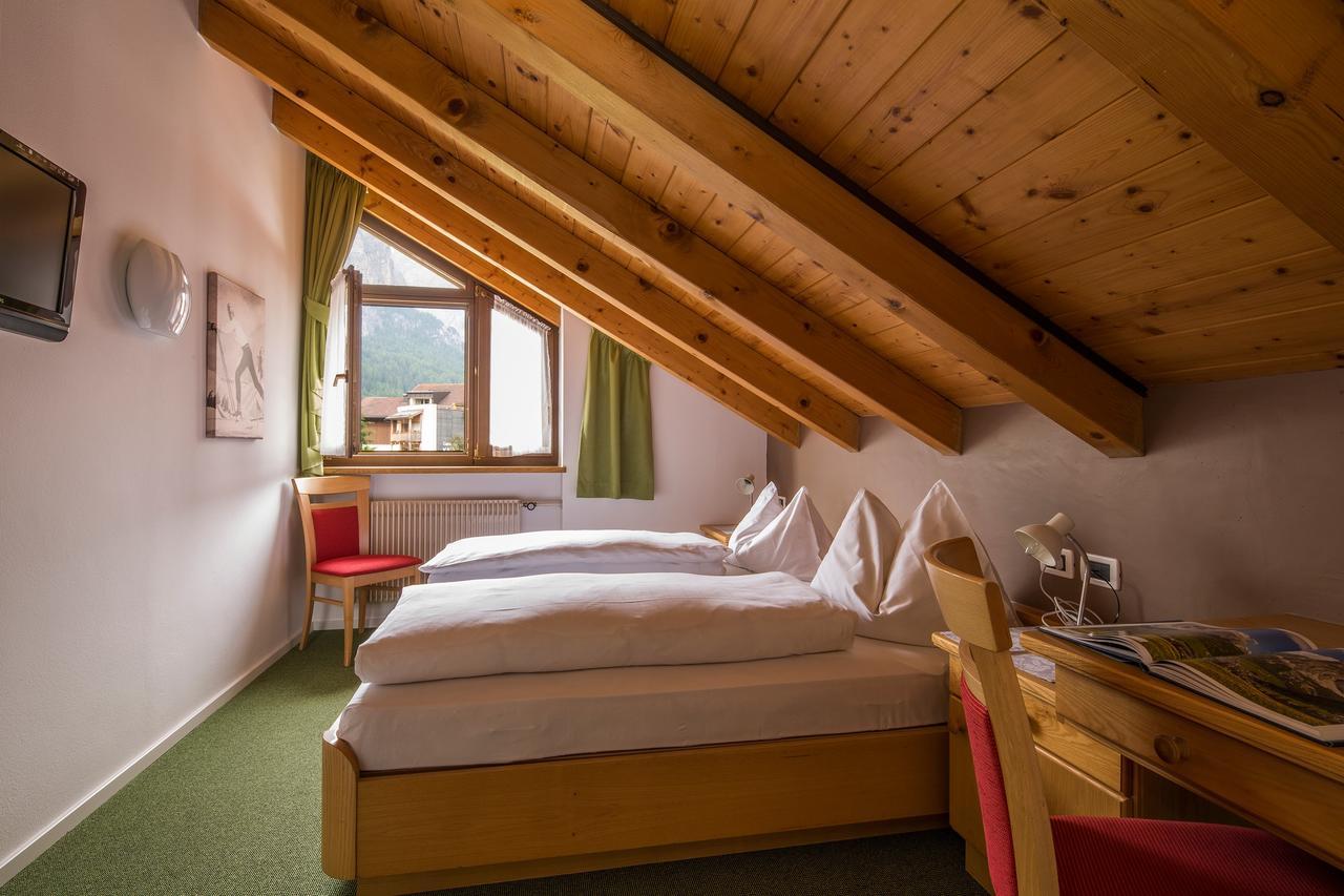 Hotel Christian Corvara In Badia Eksteriør bilde