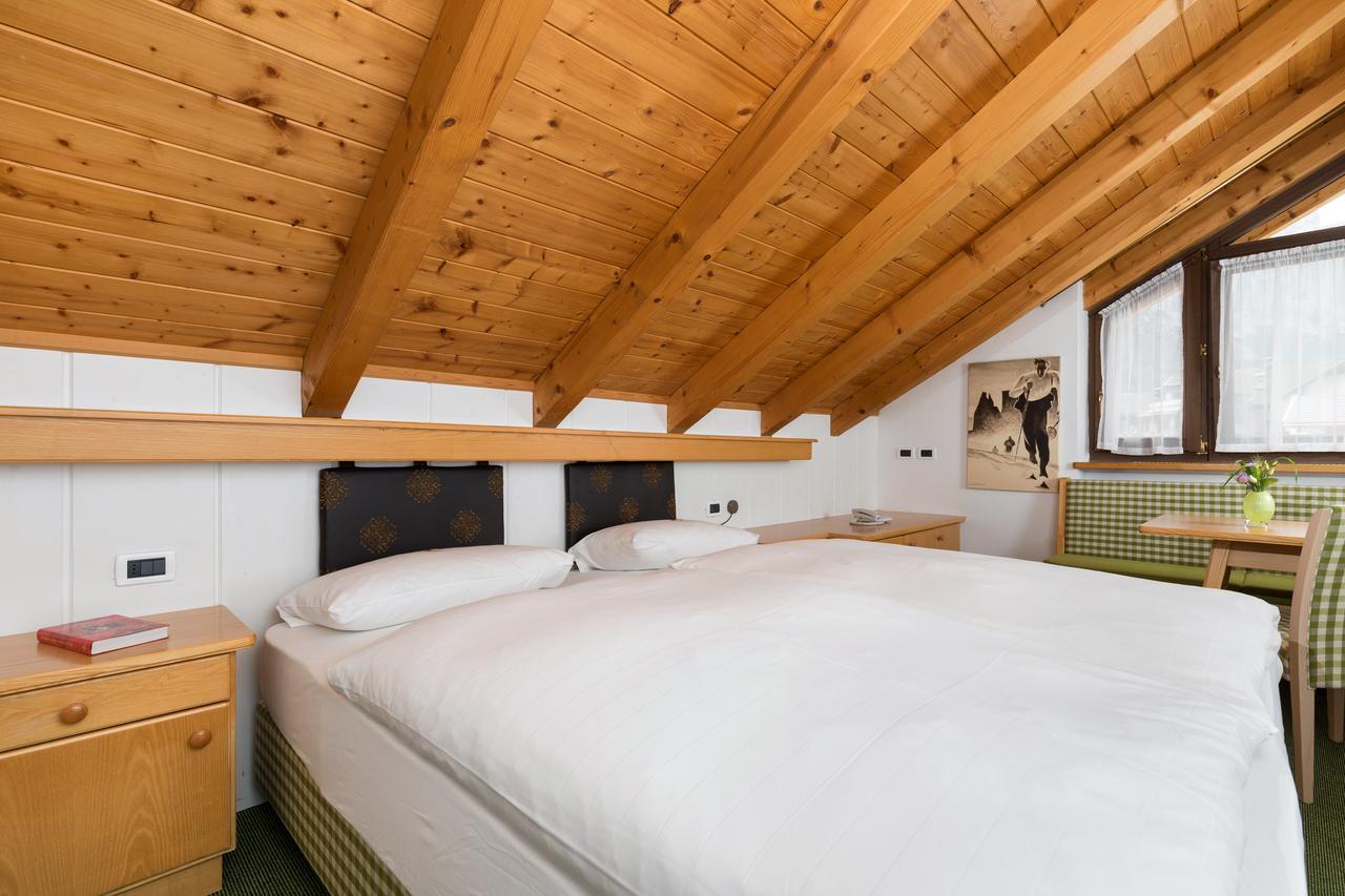 Hotel Christian Corvara In Badia Eksteriør bilde
