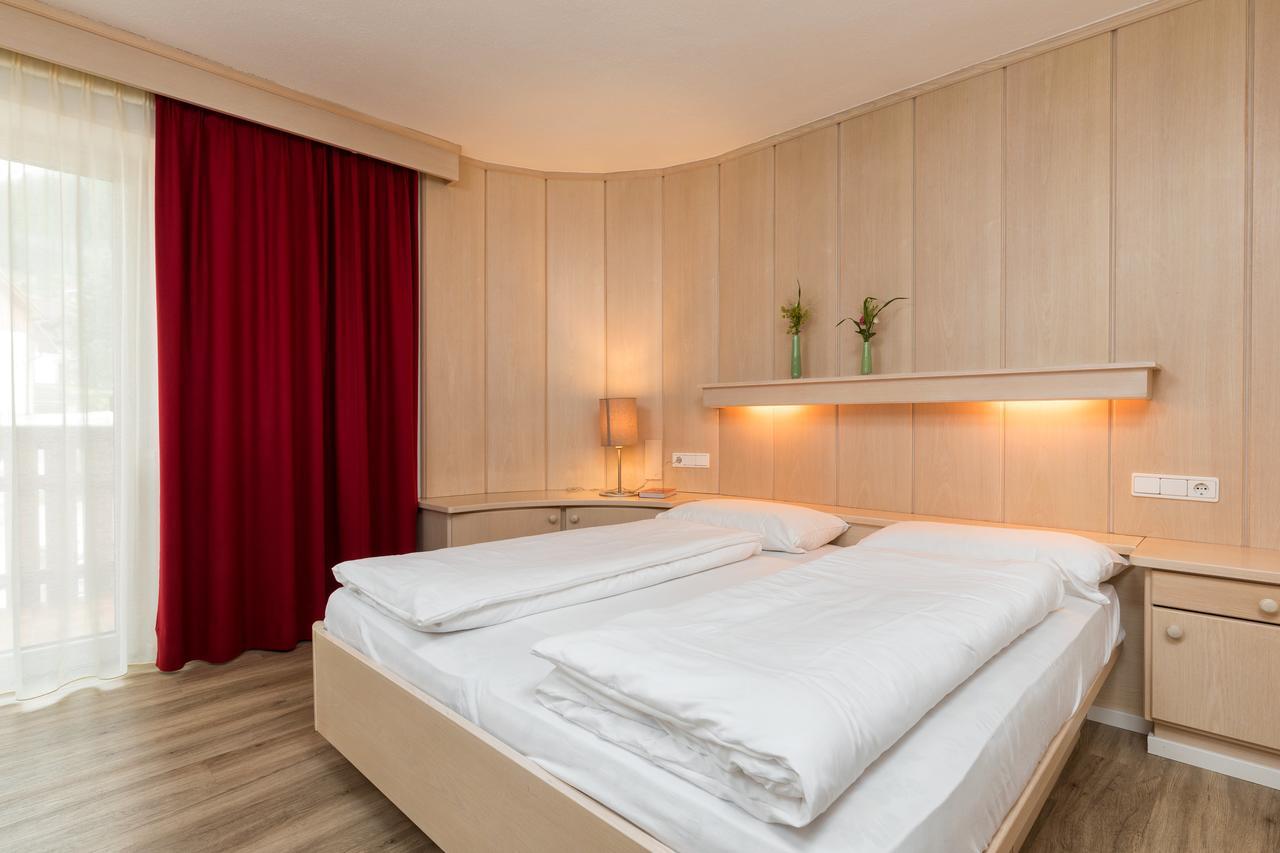 Hotel Christian Corvara In Badia Eksteriør bilde
